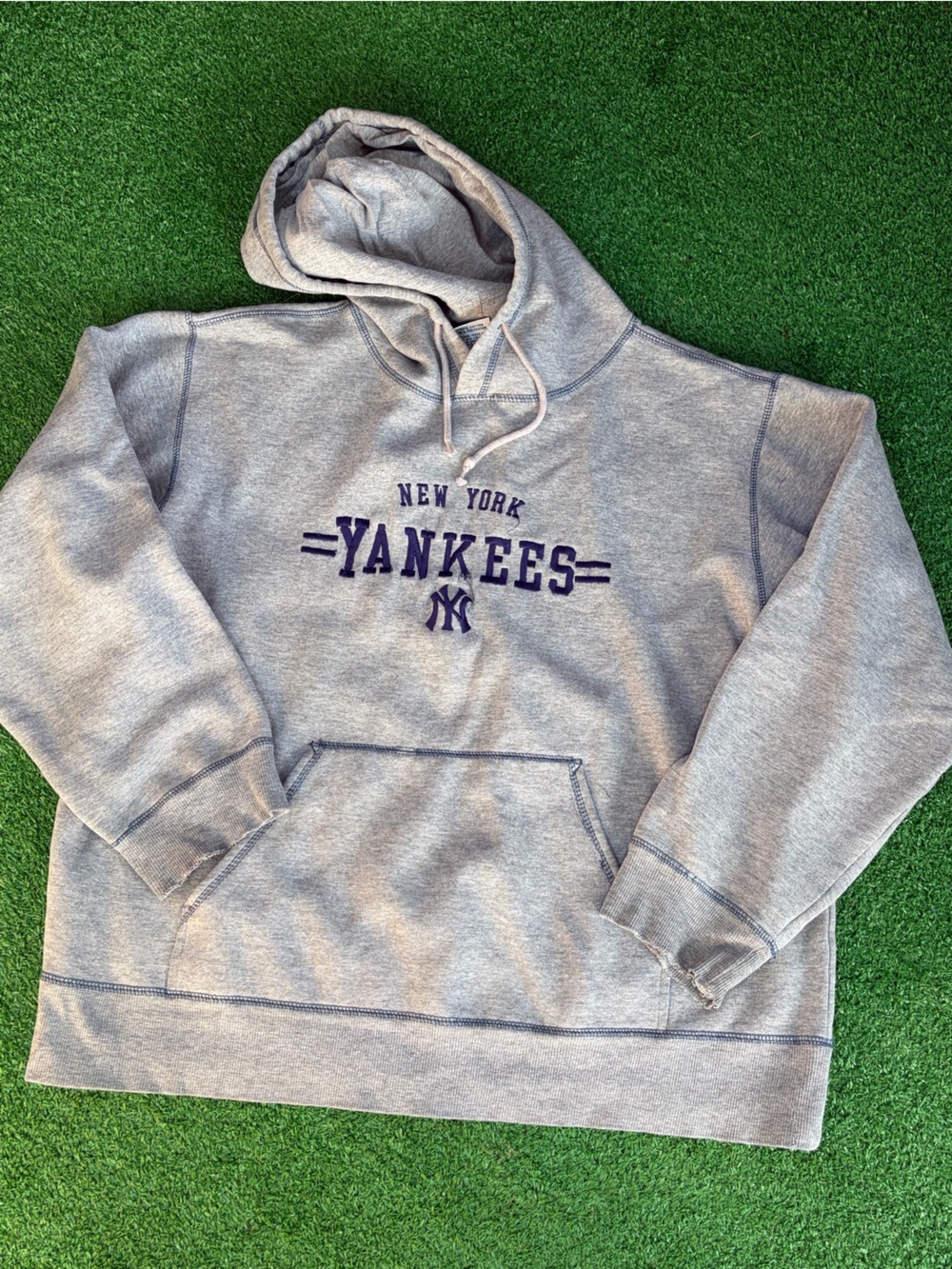 New York Yankees Gray Pullover Hoodie